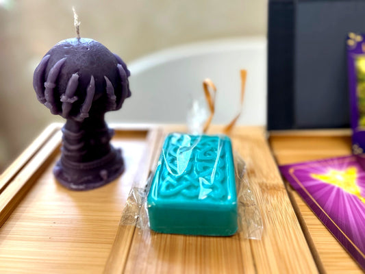 Eldritch Hands Orb Candle